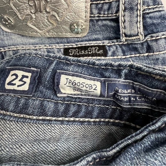 Miss Me Embellished Sequin Bootcut Jeans Size 25 (missing one rhinestone rivit) - Picture 9 of 14